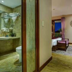 Отель Oriental Suites Ханой ванная