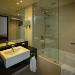 Отель Cinnamon Lakeside Colombo ванная