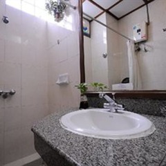 Отель Royal Asia Lodge Hotel Bangkok Таиланд, Бангкок - 2 отзыва об отеле, цены и фото номеров - забронировать отель Royal Asia Lodge Hotel Bangkok онлайн ванная фото 2