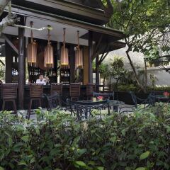 Отель Manathai Surin Phuket гостиничный бар
