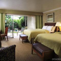 West Beach Inn, a Coast Hotel комната для гостей фото 4
