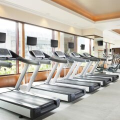 Отель Sheraton Imperial Kuala Lumpur Hotel Малайзия, Куала-Лумпур - 1 отзыв об отеле, цены и фото номеров - забронировать отель Sheraton Imperial Kuala Lumpur Hotel онлайн фитнесс-зал фото 2