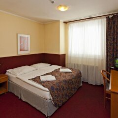 Отель A Plus Hotel and Hostel Чехия, Прага - отзывы, цены и фото номеров - забронировать отель A Plus Hotel and Hostel онлайн комната для гостей фото 4
