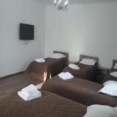 Отель Sweet House Guest house Кыргызстан, Каракол - отзывы, цены и фото номеров - забронировать отель Sweet House Guest house онлайн комната для гостей фото 3