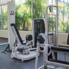 Отель Avani Pattaya Resort фитнесс-зал фото 4