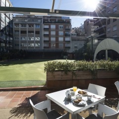 Отель Catalonia Barcelona Golf бассейн
