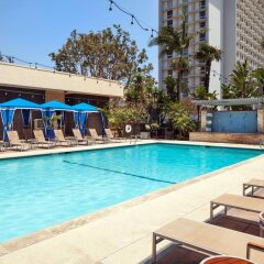 Отель Four Points by Sheraton Los Angeles International Airport (США) США, Лос-Анджелес - 2 отзыва об отеле, цены и фото номеров - забронировать отель Four Points by Sheraton Los Angeles International Airport (США) онлайн бассейн фото 2
