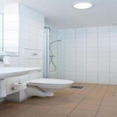 Отель Scandic Malmö City Швеция, Мальме - 2 отзыва об отеле, цены и фото номеров - забронировать отель Scandic Malmö City онлайн ванная фото 2