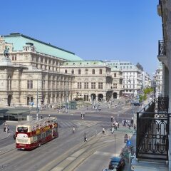 Отель Living Hotel an der Oper Австрия, Вена - 1 отзыв об отеле, цены и фото номеров - забронировать отель Living Hotel an der Oper онлайн балкон