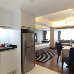 Отель Legacy Suites Sukhumvit by Compass Hospitality Таиланд, Бангкок - 2 отзыва об отеле, цены и фото номеров - забронировать отель Legacy Suites Sukhumvit by Compass Hospitality онлайн в номере фото 2