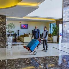 Отель Imperial Suites городской автобус