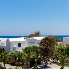 Отель Okeanis Beach Греция, Остров Санторини - отзывы, цены и фото номеров - забронировать отель Okeanis Beach онлайн пляж фото 2