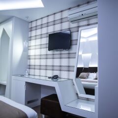 Отель New W Hotel Албания, Тирана - отзывы, цены и фото номеров - забронировать отель New W Hotel онлайн удобства в номере фото 2