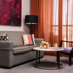 Отель Adina Apartment Hotel Berlin CheckPoint Charlie Германия, Берлин - 4 отзыва об отеле, цены и фото номеров - забронировать отель Adina Apartment Hotel Berlin CheckPoint Charlie онлайн комната для гостей фото 3