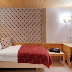 Отель Morosani Posthotel Davos Швейцария, Давос - отзывы, цены и фото номеров - забронировать отель Morosani Posthotel Davos онлайн комната для гостей фото 5