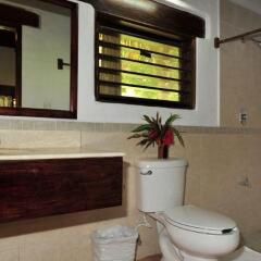 Hotel Rancho Encantado ванная