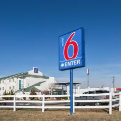 Отель Motel 6 Dale