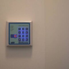 Отель Rentyourroom сейф в номере
