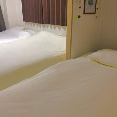 Апартаменты Local Tenjin Apartment Фукуока комната для гостей