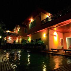 Отель The Chalet Phuket Resort Таиланд, Пхукет - отзывы, цены и фото номеров - забронировать отель The Chalet Phuket Resort онлайн бассейн фото 2