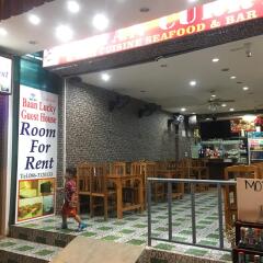 Отель Baan Lucky Guest House гостиничный бар