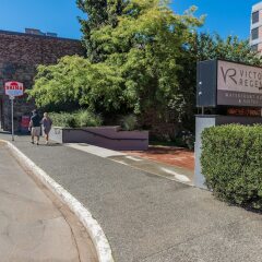 Отель Victoria Regent Waterfront Hotel & Suites Канада, Виктория - отзывы, цены и фото номеров - забронировать отель Victoria Regent Waterfront Hotel & Suites онлайн парковка
