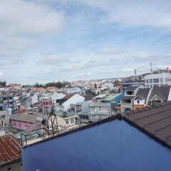 Отель Sleep In Dalat Hostel Вьетнам, Далат - отзывы, цены и фото номеров - забронировать отель Sleep In Dalat Hostel онлайн балкон