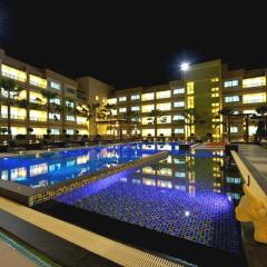 Отель Jasmine Resort Sriracha бассейн