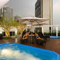 Отель FuramaXclusive Asoke, Bangkok бассейн фото 2