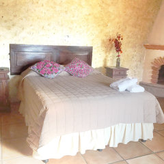 Naif Boutique Hotel & Gallery in Antigua Guatemala, Guatemala from 101$, photos, reviews - zenhotels.com guestroom photo 2