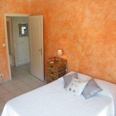 Отель Appartement Palais Henri IV Mer et Ville Vignali сейф в номере