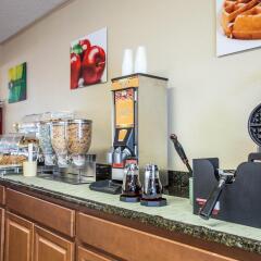 Отель Quality Inn And Suites Monroe питание