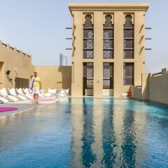 Отель Premier Inn Dubai Al Jaddaf бассейн