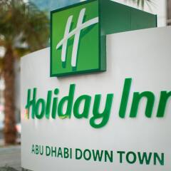 Отель Holiday Inn Abu Dhabi Downtown парковка