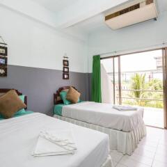 Baan Lukkan Hostel Патонг комната для гостей фото 3