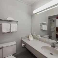Отель Red Roof Inn Meridian ванная фото 2