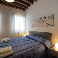 Отель Venetian Style 1 комната для гостей фото 5