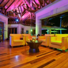Отель Maradiva Villas Resort and Spa гостиничный бар
