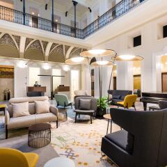 Hotel Moments Budapest интерьер отеля