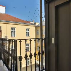 Отель Wenceslas Square Duplex by easyBNB балкон
