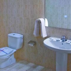 Отель Apartamentos Magic Atrium Plaza Испания, Бенидорм - отзывы, цены и фото номеров - забронировать отель Apartamentos Magic Atrium Plaza онлайн ванная
