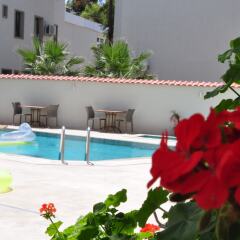Olivias Group Hotel бассейн
