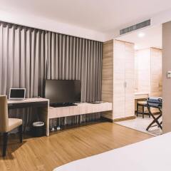 Отель Adelphi Suites Bangkok удобства в номере