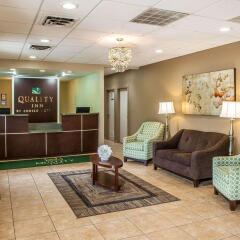 Отель Quality Inn Huntingburg интерьер отеля
