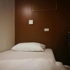 Отель FIRST 1 Boutique House at Sukhumvit 1 комната для гостей