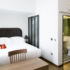 Отель The Edinburgh Grand Эдинбург сейф в номере