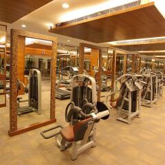 Отель The LaLiT Mumbai фитнесс-зал