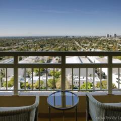 Отель InterContinental Los Angeles Century City at Beverly Hills США, Лос-Анджелес - отзывы, цены и фото номеров - забронировать отель InterContinental Los Angeles Century City at Beverly Hills онлайн балкон
