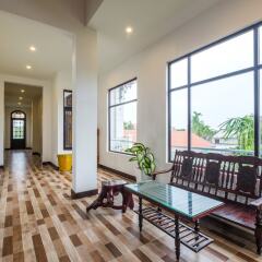 Отель OYO 121 Nipa Riverside Villa