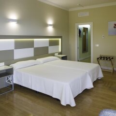Отель Monarque Torreblanca Испания, Фуэнхирола - 1 отзыв об отеле, цены и фото номеров - забронировать отель Monarque Torreblanca онлайн комната для гостей фото 2